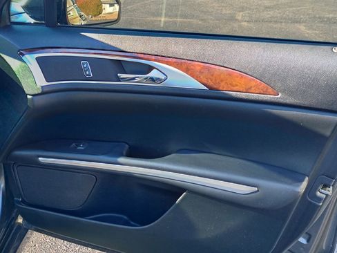 Used 2016 Lincoln MKZ Hybrid image 22