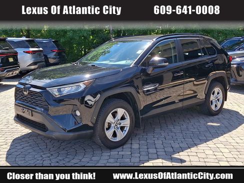 Used 2019 Toyota RAV4 XLE w/ Convenience Package AWD/4WD image 3