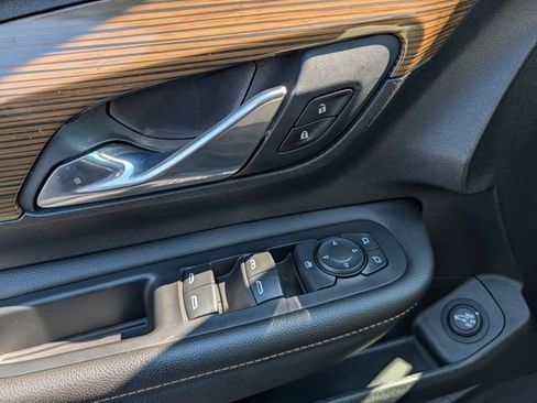 Used 2020 GMC Terrain SLE w/ Driver Convenience Package image 19