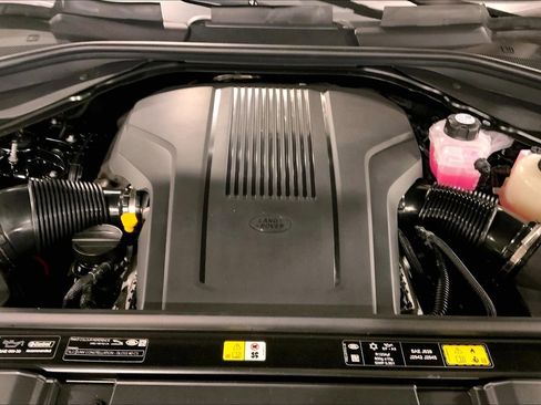 New 2026 Land Rover Range Rover SE AWD/4WD image 16