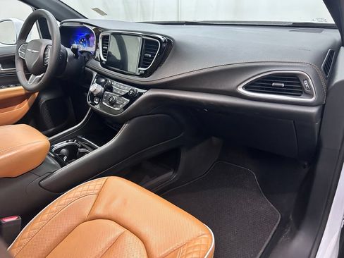 Certified 2022 Chrysler Pacifica Pinnacle AWD/4WD image 20