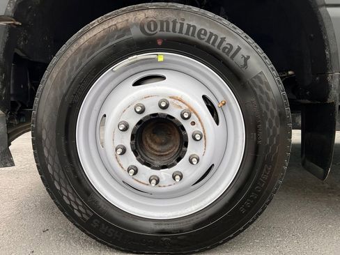 Used 2024 Ford F450 XL w/ XL Chrome Package image 29