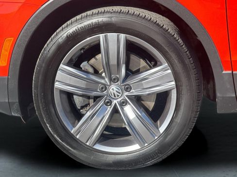 Used 2018 Volkswagen Tiguan SEL Premium w/ 3rd Row Seat Package image 26