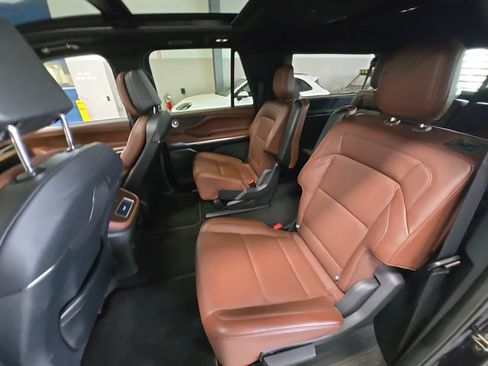 Used 2025 Lincoln Navigator L Reserve AWD/4WD image 22