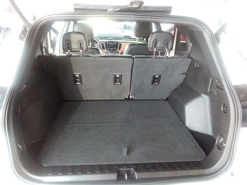 Used 2019 Chevrolet Equinox Premier FWD image 18