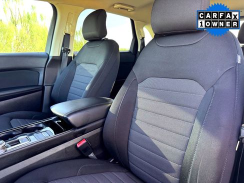 Used 2019 Ford Edge SE image 13