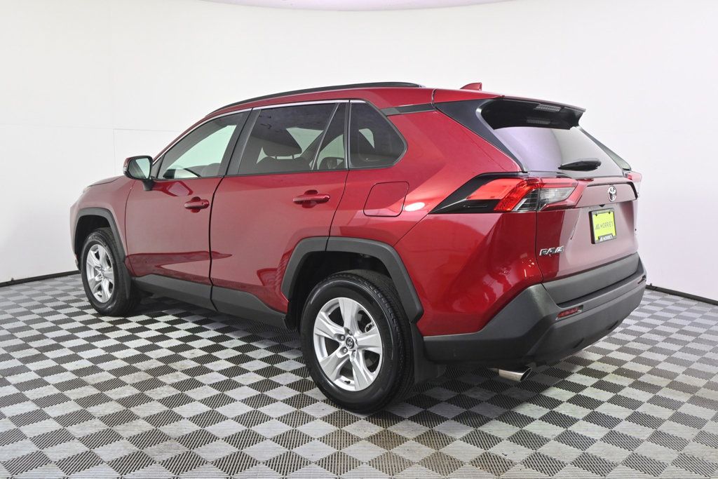 Used 2021 Toyota RAV4 XLE w/ Convenience Package AWD/4WD image 3