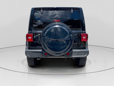 Used 2022 Jeep Wrangler Unlimited Sahara AWD/4WD image 6