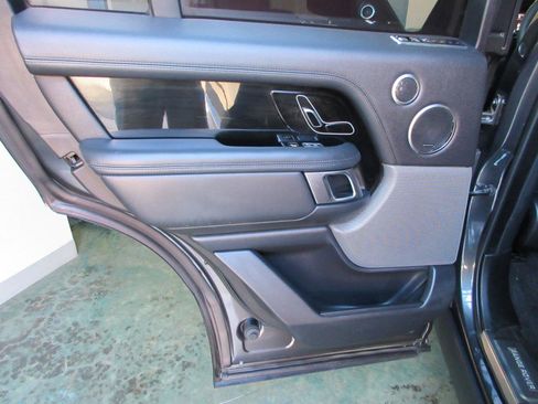 Used 2019 Land Rover Range Rover Supercharged AWD/4WD image 39