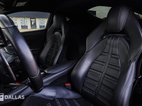 Used 2018 Ferrari 812 Superfast RWD image 4