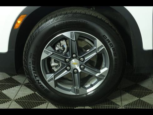 Used 2025 Chevrolet Blazer LT AWD/4WD image 9