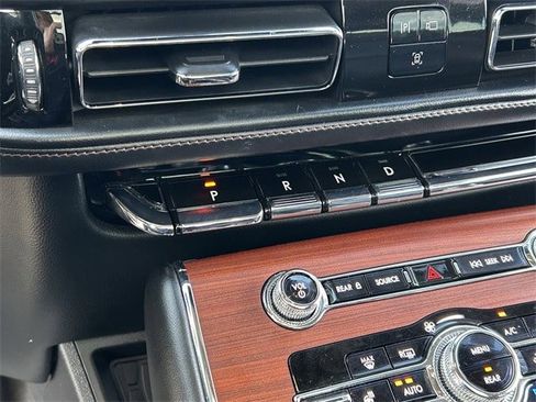 Used 2021 Lincoln Aviator Reserve w/ Elements Package Plus image 27