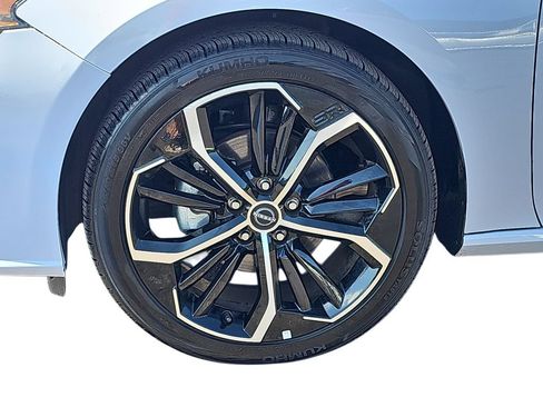 Used 2024 Nissan Altima 2.5 SR FWD image 29
