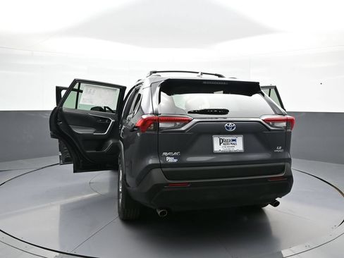 Used 2024 Toyota RAV4 LE AWD/4WD image 46