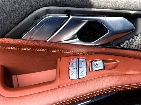 Used 2023 BMW X7 xDrive40i w/ Premium Package image 21