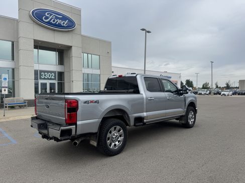 Used 2023 Ford F250 Lariat w/ Lariat Ultimate Package AWD/4WD image 3