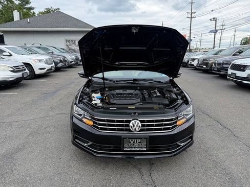 Used 2018 Volkswagen Passat 2.0T SE FWD image 31