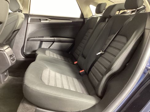 Used 2020 Ford Fusion SE image 32