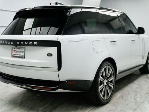 Used 2023 Land Rover Range Rover Autobiography image 9
