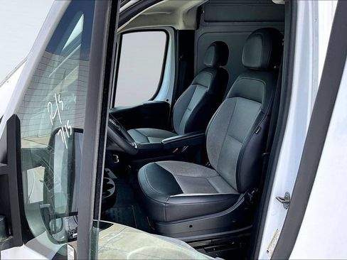 Used 2025 RAM ProMaster 3500 w/ Convenience Group FWD image 3