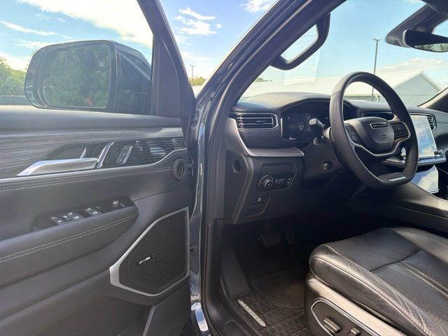 Used 2024 Jeep Wagoneer Series II w/ Premium Group I AWD/4WD image 14