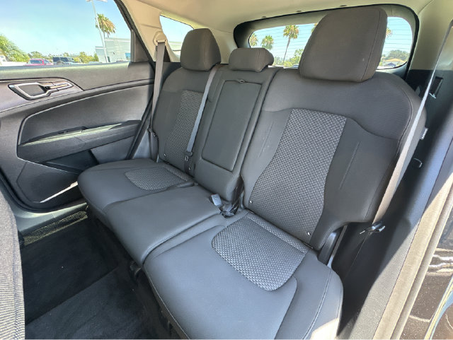 Used 2025 Kia Sportage LX FWD image 17