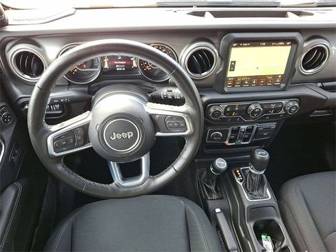 Certified 2022 Jeep Wrangler Unlimited Sahara w/ Cold Weather Group image 21