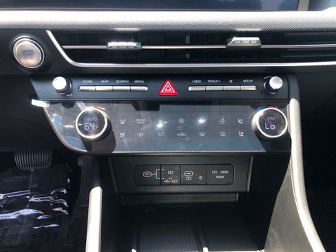 Certified 2025 Hyundai Sonata Limited FWD image 16