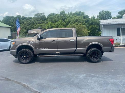 Used 2018 Nissan Titan Platinum Reserve w/ Platinum Utility Package AWD/4WD image 8