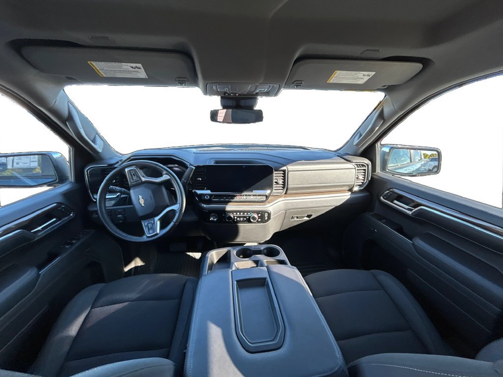 Used 2024 Chevrolet Silverado 1500 LT AWD/4WD image 9
