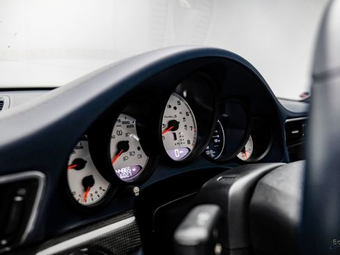 Used 2015 Porsche 911 Turbo S image 36