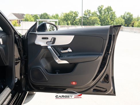 Used 2020 Mercedes-Benz CLA 250 w/ Premium Package image 44