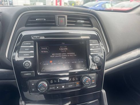 Used 2023 Nissan Maxima Platinum w/ Sport Mat Group FWD image 9