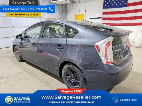 Used 2014 Toyota Prius Two FWD image 3
