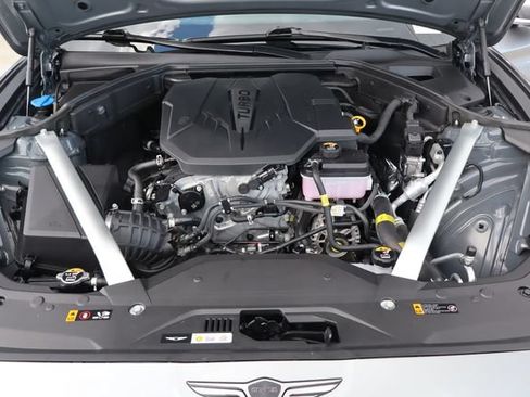 Used 2025 Genesis G70 2.5T RWD image 21