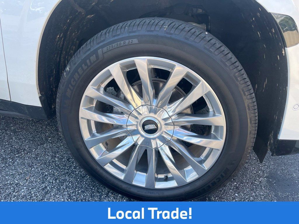 Used 2024 Cadillac Escalade Premium Luxury AWD/4WD image 4