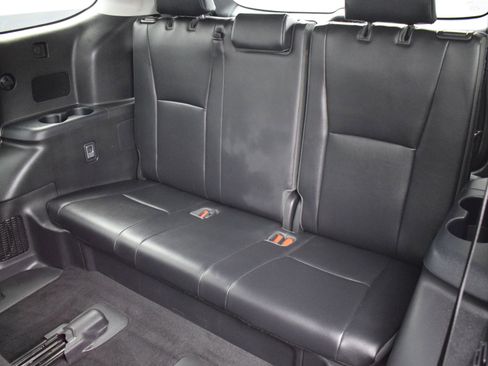 Used 2022 Toyota Highlander XLE image 14