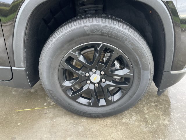 Used 2020 Chevrolet Traverse LT FWD image 32