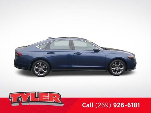 Used 2024 Honda Accord EX image 9