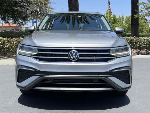 Used 2023 Volkswagen Tiguan SE FWD image 40