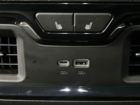 Used 2024 Chevrolet Silverado 2500 ZR2 w/ Technology Package AWD/4WD image 45