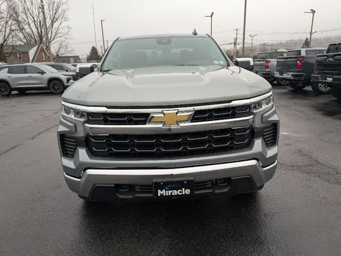 Used 2025 Chevrolet Silverado 1500 LT image 2
