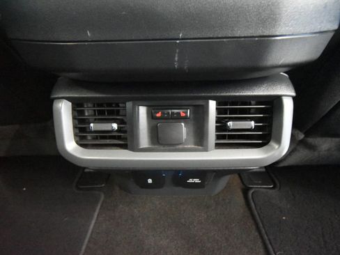 Used 2022 Ford F150 Lariat w/ Equipment Group 502A High AWD/4WD image 32