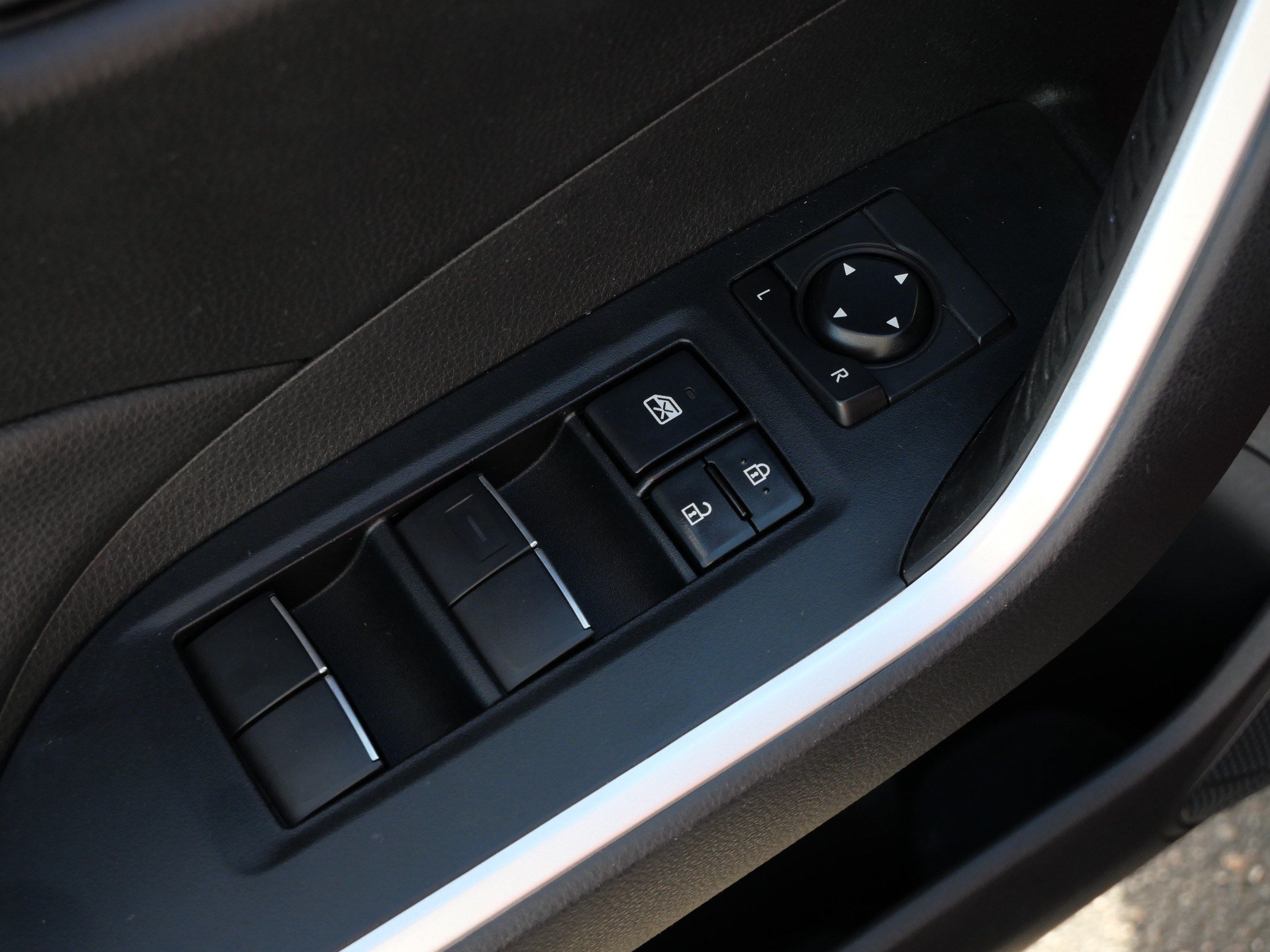 Certified 2021 Toyota RAV4 XLE Premium AWD/4WD image 19