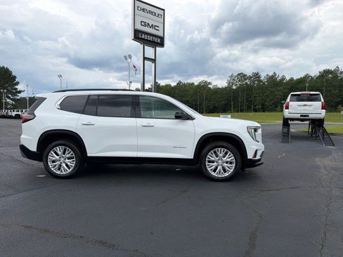 Used 2026 GMC Acadia Elevation w/ Elevation Premium Package FWD image 2