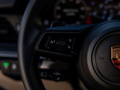 Used 2025 Porsche 911 Carrera image 37