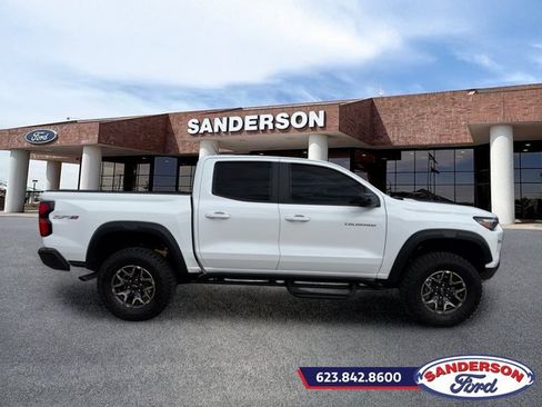 Used 2025 Chevrolet Colorado ZR2 w/ Technology Package AWD/4WD image 2