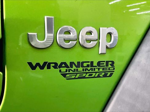 Used 2018 Jeep Wrangler Unlimited Sport image 11