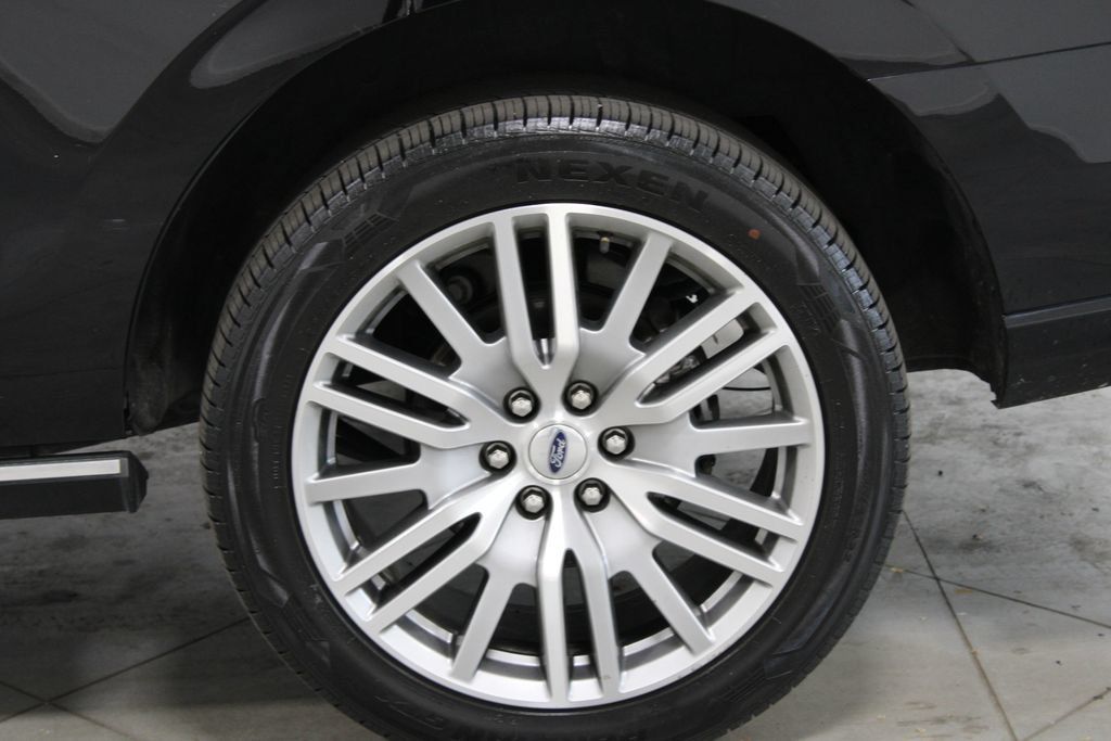 Used 2022 Ford Expedition Platinum AWD/4WD image 18