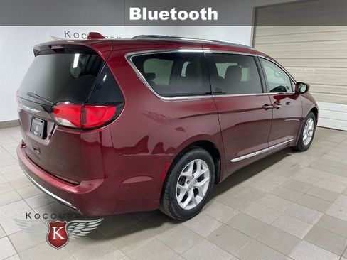 Used 2018 Chrysler Pacifica Touring-L Plus w/ Advanced Safetytec Group FWD image 7